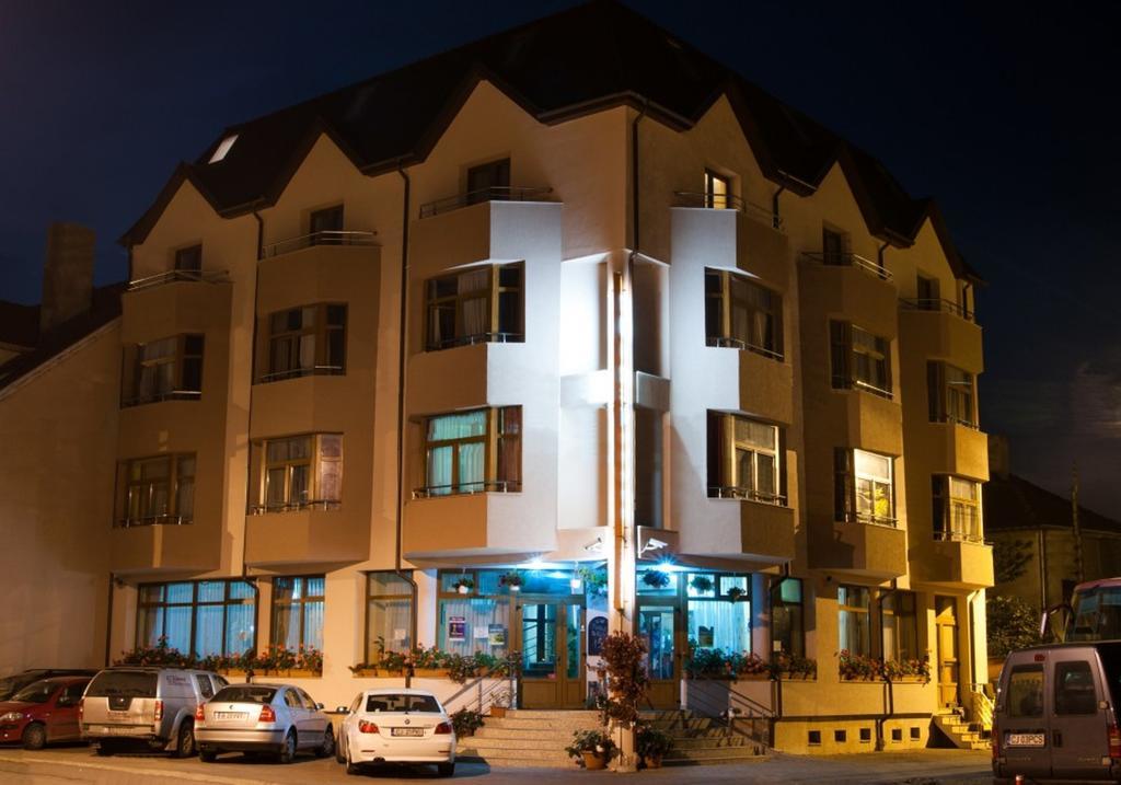 Hotel Cristal Cluj-Napoca Buitenkant foto