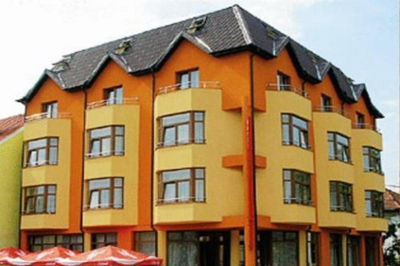 Hotel Cristal Cluj-Napoca Buitenkant foto