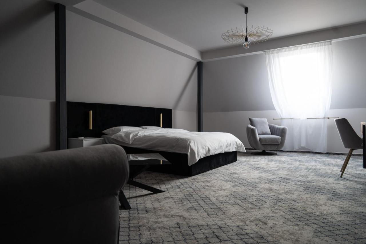 Hotel Cristal Cluj-Napoca Buitenkant foto