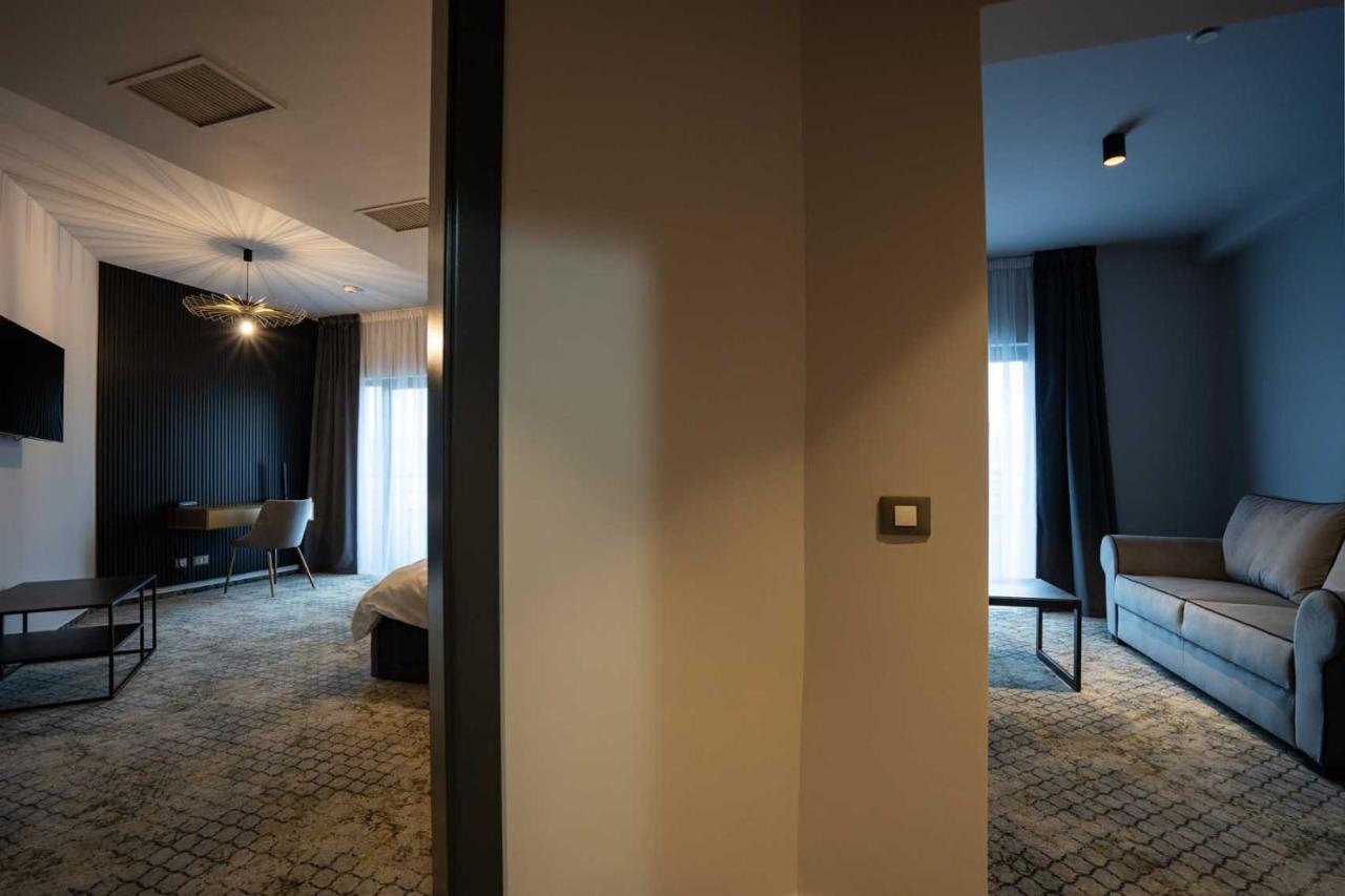 Hotel Cristal Cluj-Napoca Buitenkant foto