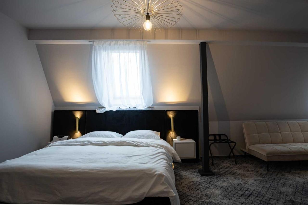 Hotel Cristal Cluj-Napoca Buitenkant foto