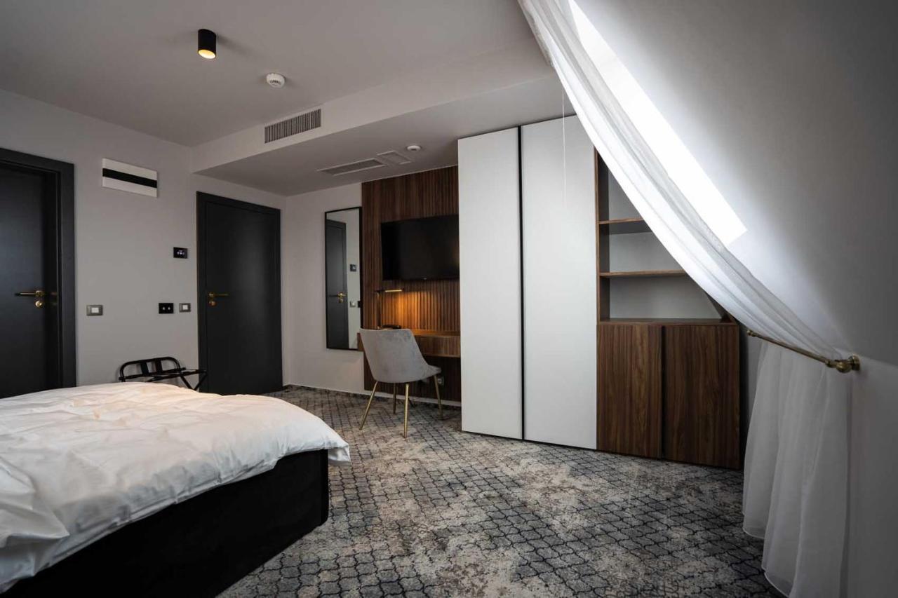 Hotel Cristal Cluj-Napoca Buitenkant foto