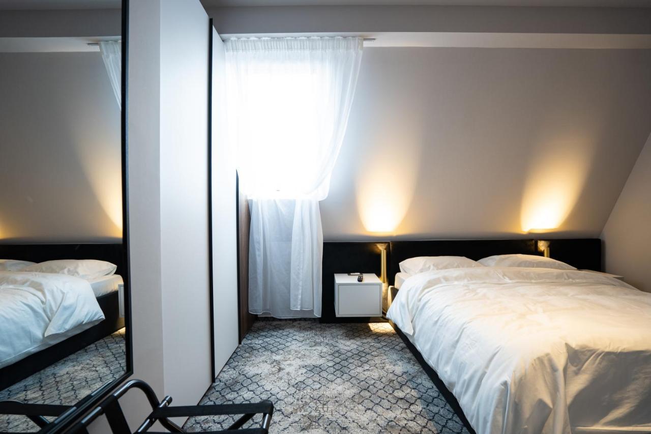 Hotel Cristal Cluj-Napoca Buitenkant foto