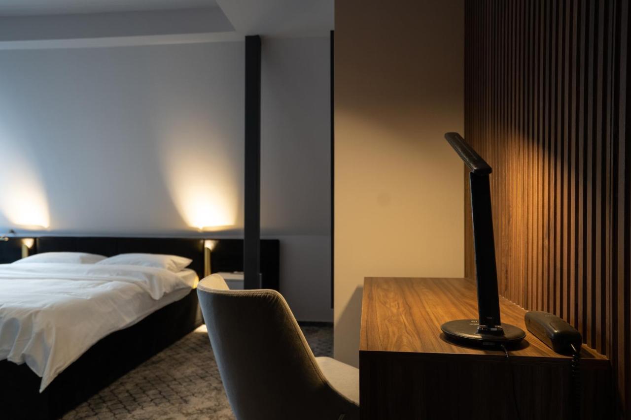 Hotel Cristal Cluj-Napoca Buitenkant foto