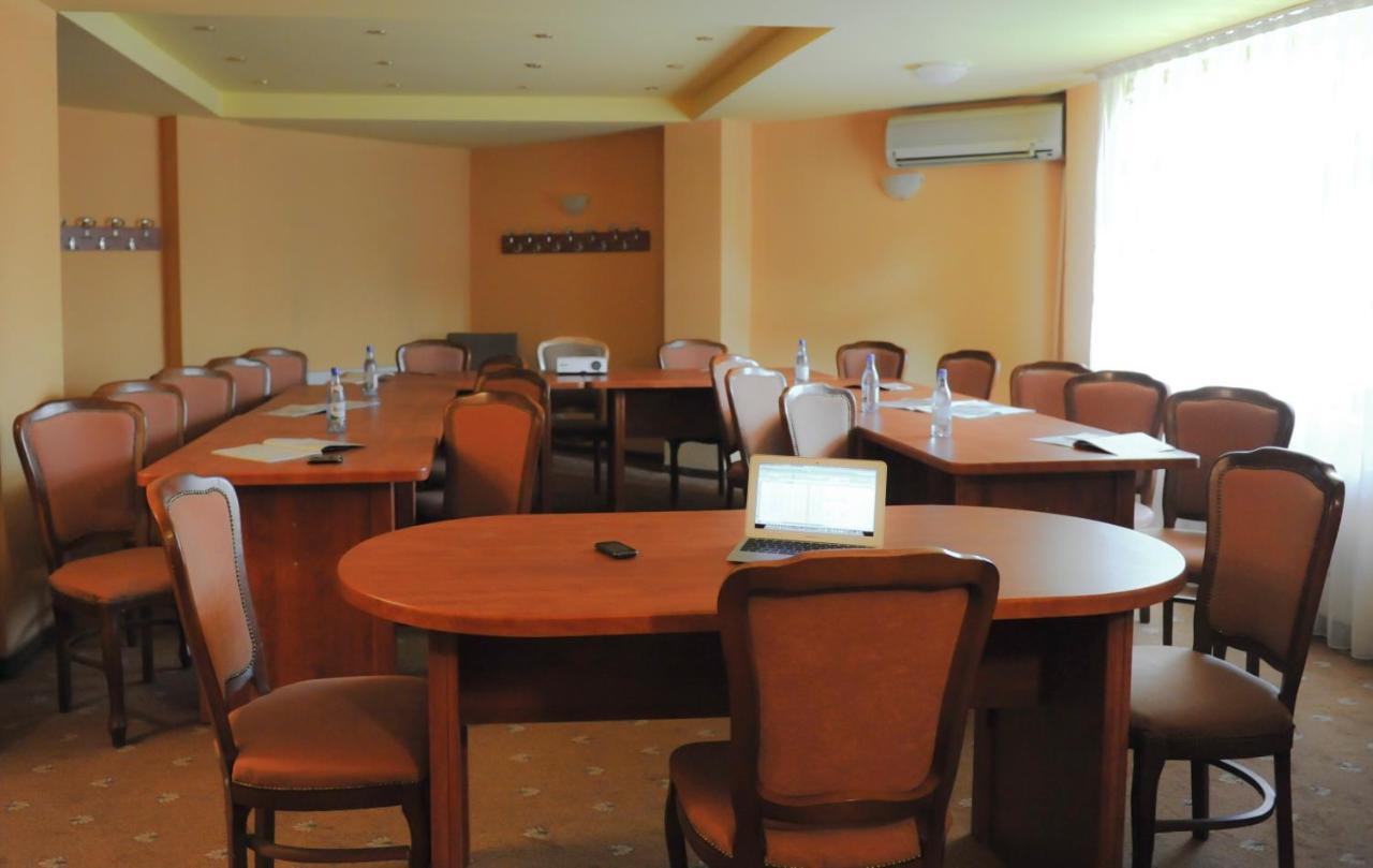 Hotel Cristal Cluj-Napoca Buitenkant foto